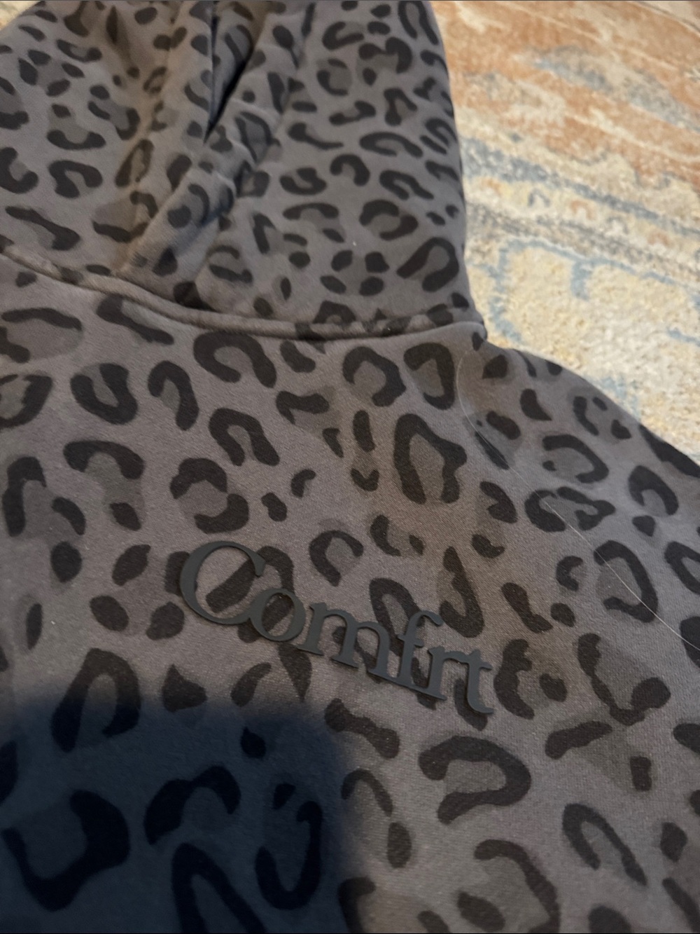 Comfrt kids hoodie- black Leopard Print Pullover Jacket - medium youth